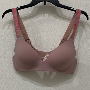 Victoria’s Secret T-Shirt Lightly Lined Wireless Bra